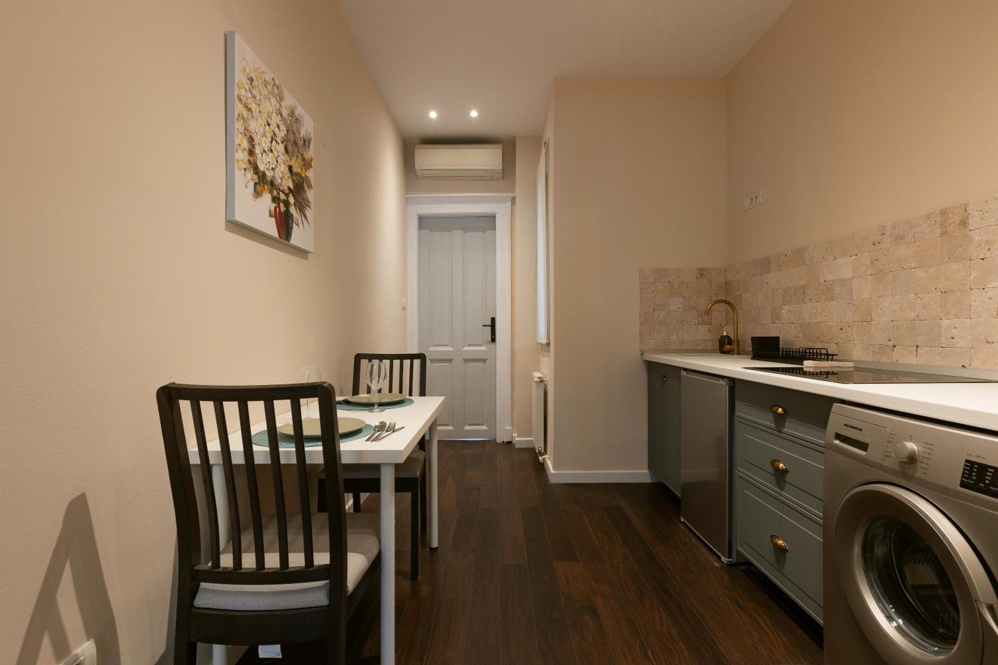 Central Charm - 2Br Apartment Timisoara Exterior photo